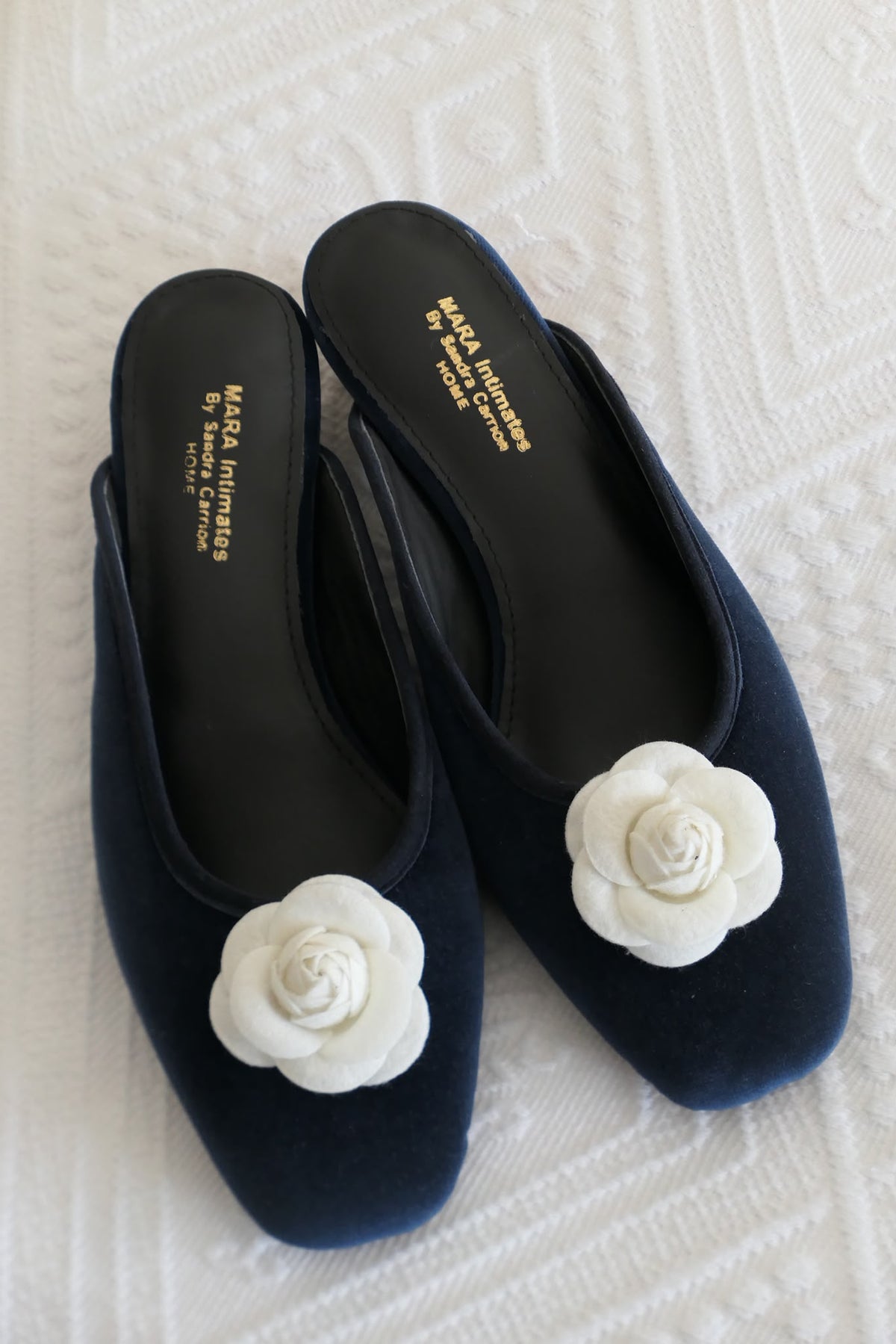 Mules Camelia de Gamuza Azul Marino con Taco