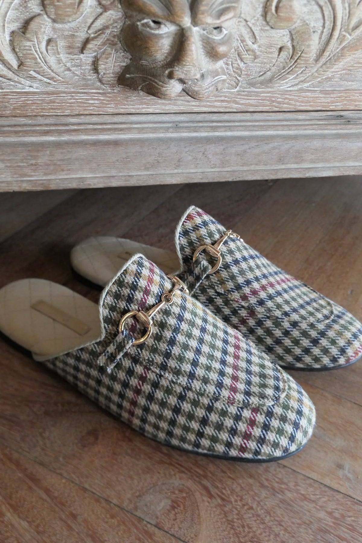 Mules de Cuadros con Ebilla Dorada