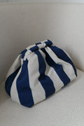 Bolso pouch de rayas verticales